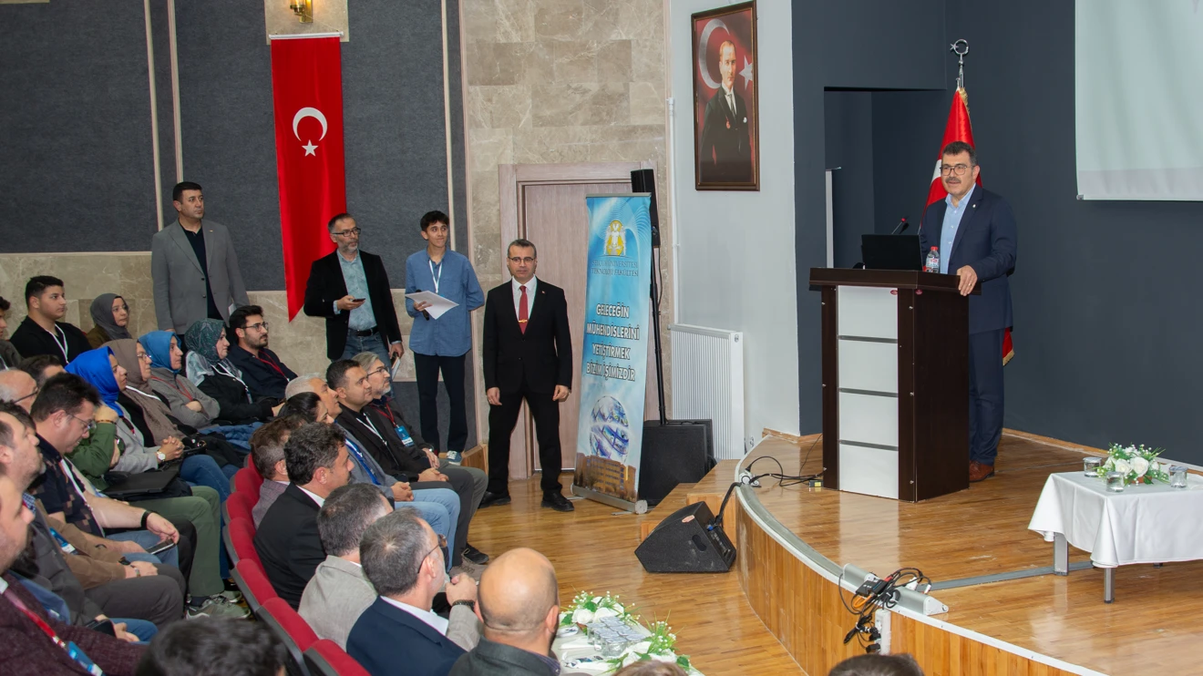 Prof. Dr. Hasan Mandal, Selçuk Üniversitesinde öğrencilerle buluştu